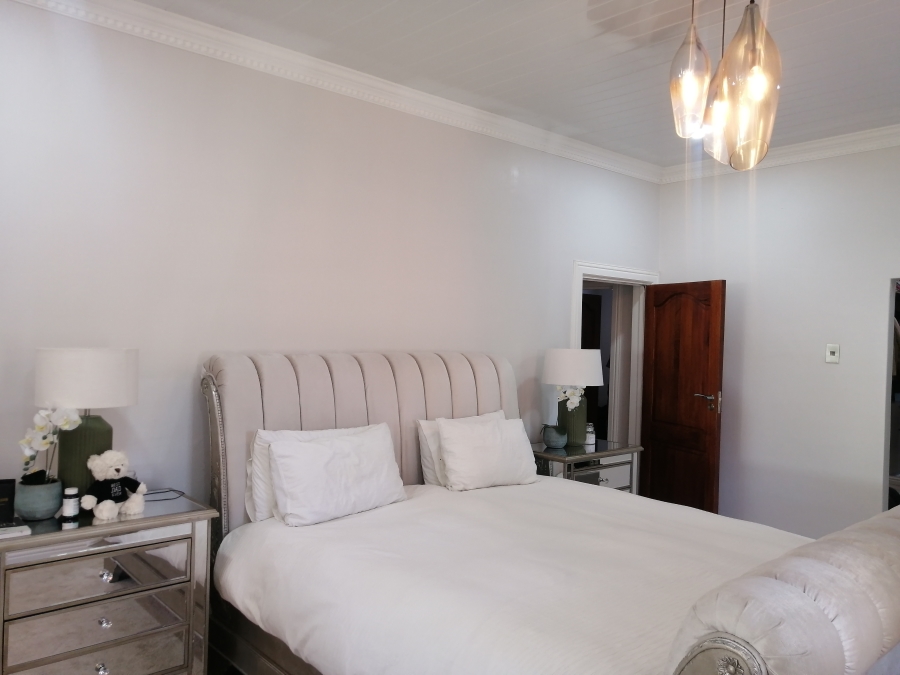 6 Bedroom Property for Sale in Wilkoppies North West